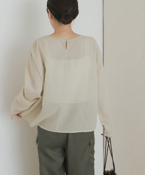 URBAN RESEARCH DOORS（アーバンリサーチドアーズ）の「シアーTシャツブラウス（シャツ/ブラウス・レディース・ホワイト/ライトカーキ・MEDIUM）」の11枚目の写真