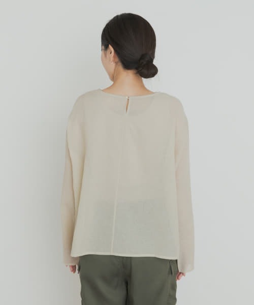 URBAN RESEARCH DOORS（アーバンリサーチドアーズ）の「シアーTシャツブラウス（シャツ/ブラウス・レディース・ホワイト/ライトカーキ・MEDIUM）」の17枚目の写真