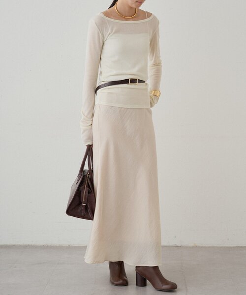 LOUNGEDRESS（ラウンジドレス）の「ラウンドシアーカットソー（Tシャツ/カットソー・レディース・ブラック/レッド/アイボリー・FREE）」の4枚目の写真