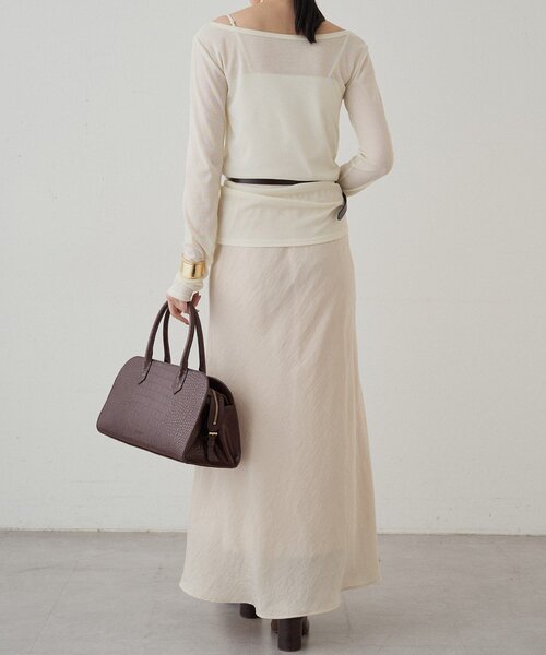 LOUNGEDRESS（ラウンジドレス）の「ラウンドシアーカットソー（Tシャツ/カットソー・レディース・ブラック/レッド/アイボリー・FREE）」の9枚目の写真