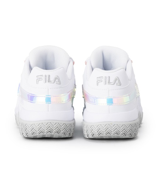 FILA(フィラ)の「FILA BARRICADE XT97 HOLOGRAM(スニーカー・メンズ・ホワイト・27.0cm/24.5cm/25.5cm/29.0cm/28.0cm/26.0cm/25.0cm/24.0cm/23.0cm/30.0cm/23.5㎝/27.5cm/26.5cm/31cm)」の3枚目の写真