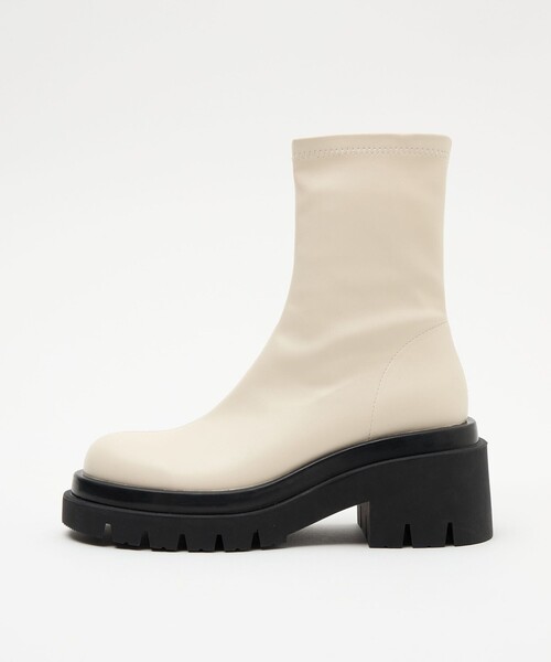 SY UNITED ARROWS(シーユナイテッドアローズ)の「<SY> タンクソールスト ショートブーツ75↑(ブーツ・レディース・オフホワイト/ブラック/その他1・22.5cm/23.5cm/24.5cm/25.5cm)」の2枚目の写真
