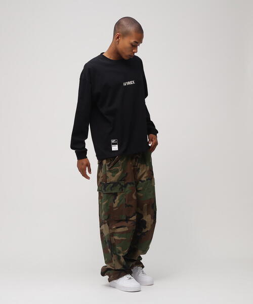 AVIREX(アヴィレックス)の「《WEB&DEPOT限定》CORE LOGO L/S T-SHIRT / コアロゴ 長袖Tシャツ(Tシャツ/カットソー・レディース・ホワイト系2/その他/ダークグリーン系/ブラック・F)」の8枚目の写真