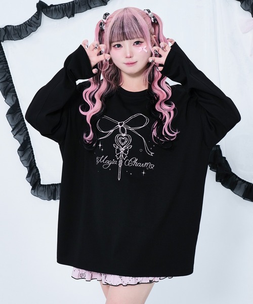 Magia Charm（マギアチャーム）の「リボンステッキプリント ロンT / フロント　バッグプリント（Tシャツ/カットソー・レディース・ピンク/ブラック・F）」の2枚目の写真