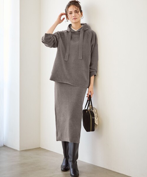 23区(ニジュウサンク)の「【SLOW/一部店舗限定】ベロア風ニット パーカー(パーカー・レディース・ブラウン系/ブラック系・38)」の3枚目の写真