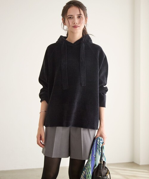 23区(ニジュウサンク)の「【SLOW/一部店舗限定】ベロア風ニット パーカー(パーカー・レディース・ブラウン系/ブラック系・38)」の4枚目の写真