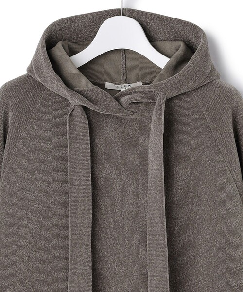 23区(ニジュウサンク)の「【SLOW/一部店舗限定】ベロア風ニット パーカー(パーカー・レディース・ブラウン系/ブラック系・38)」の10枚目の写真
