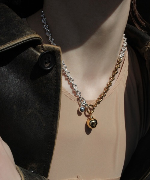 Soierie(ソワリー)の「【ZOZOTOWN 別注】ポム チェーン ネックレス / Pome chain necklace(ネックレス・レディース・シルバー×ゴールド・FREE)」の1枚目の写真