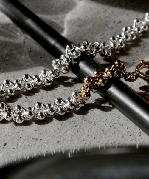 Soierie(ソワリー)の「【ZOZOTOWN 別注】ポム チェーン ネックレス / Pome chain necklace(ネックレス・レディース・シルバー×ゴールド・FREE)」の5枚目の写真