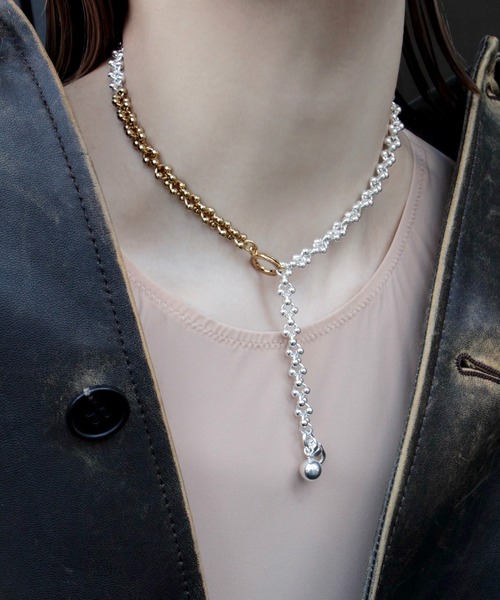 Soierie(ソワリー)の「【ZOZOTOWN 別注】ポム チェーン ネックレス / Pome chain necklace(ネックレス・レディース・シルバー×ゴールド・FREE)」の8枚目の写真