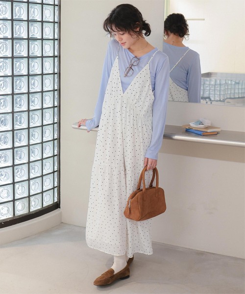 titivate(ティティベイト)の「Vネックフレアシルエットキャミソールワンピース(ワンピース・レディース・ブラック/ベージュ/オフホワイト/ブラック系その他・L/M/S/SP)」の2枚目の写真