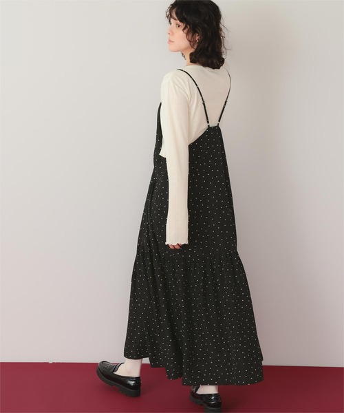 titivate(ティティベイト)の「Vネックフレアシルエットキャミソールワンピース(ワンピース・レディース・ブラック/ベージュ/オフホワイト/ブラック系その他・L/M/S/SP)」の5枚目の写真