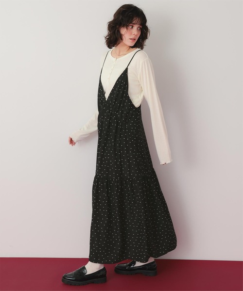 titivate(ティティベイト)の「Vネックフレアシルエットキャミソールワンピース(ワンピース・レディース・ブラック/ベージュ/オフホワイト/ブラック系その他・L/M/S/SP)」の6枚目の写真