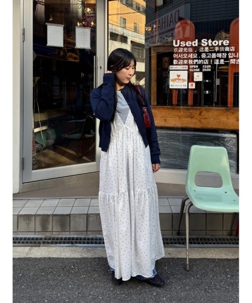 titivate(ティティベイト)の「Vネックフレアシルエットキャミソールワンピース(ワンピース・レディース・ブラック/ベージュ/オフホワイト/ブラック系その他・L/M/S/SP)」の7枚目の写真