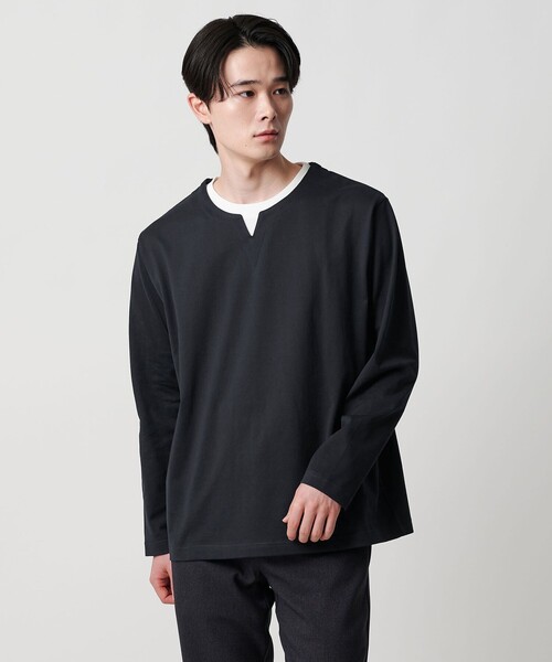 A DAY IN THE LIFE UNITED ARROWS(アデイインザライフユナイテッドアローズ)の「フェイクレイヤード キーネック カットソー<A DAY IN THE LIFE>(Tシャツ/カットソー・メンズ・ベージュ/ネイビー・L/M)」の2枚目の写真