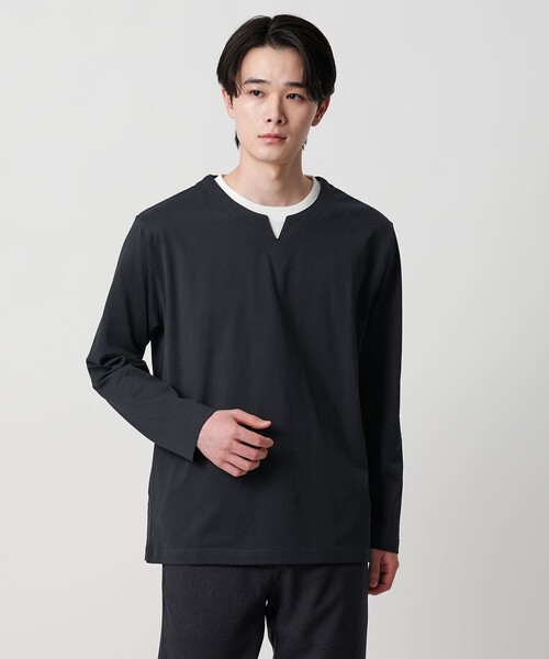 A DAY IN THE LIFE UNITED ARROWS(アデイインザライフユナイテッドアローズ)の「フェイクレイヤード キーネック カットソー<A DAY IN THE LIFE>(Tシャツ/カットソー・メンズ・ベージュ/ネイビー・L/M)」の3枚目の写真
