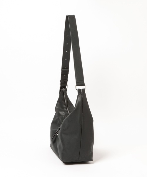 LAKOLE（ラコレ）の「ベルトデザインミドルショルダーバッグ / 604684（ショルダーバッグ・レディース・ブラック/ブラウン/オフホワイト・FREE）」の20枚目の写真