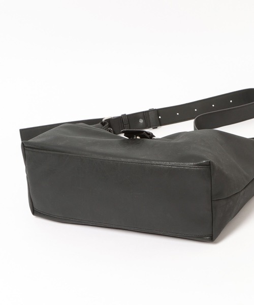 LAKOLE（ラコレ）の「ベルトデザインミドルショルダーバッグ / 604684（ショルダーバッグ・レディース・ブラック/ブラウン/オフホワイト・FREE）」の22枚目の写真