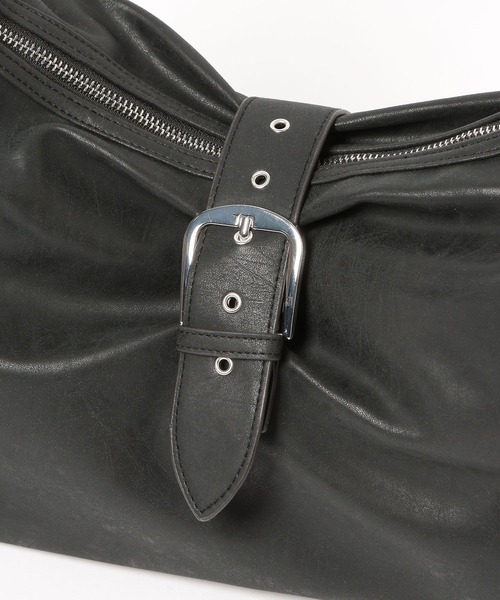 LAKOLE（ラコレ）の「ベルトデザインミドルショルダーバッグ / 604684（ショルダーバッグ・レディース・ブラック/ブラウン/オフホワイト・FREE）」の5枚目の写真