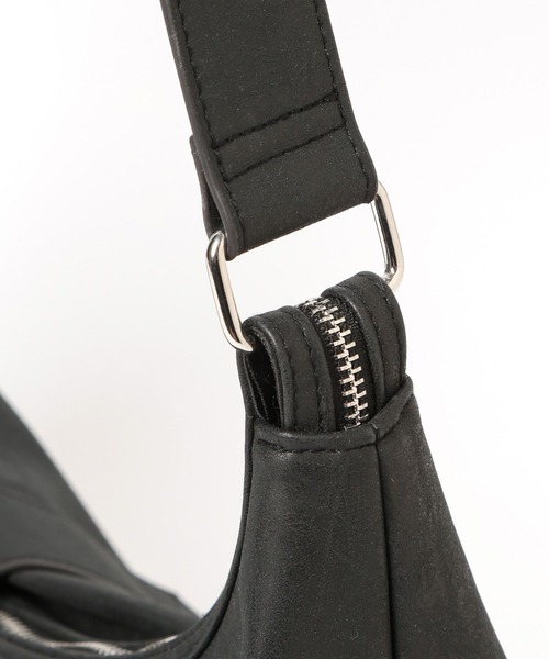 LAKOLE（ラコレ）の「ベルトデザインミドルショルダーバッグ / 604684（ショルダーバッグ・レディース・ブラック/ブラウン/オフホワイト・FREE）」の8枚目の写真