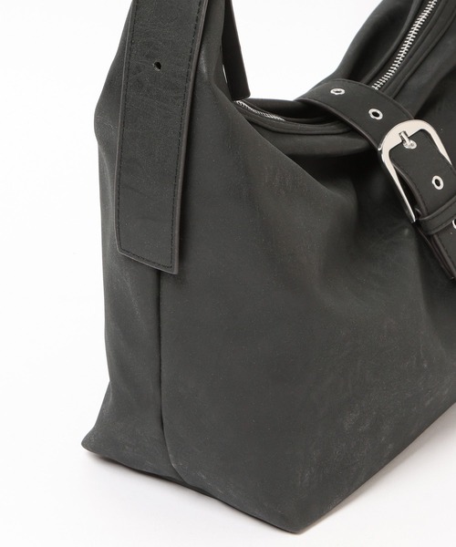 LAKOLE（ラコレ）の「ベルトデザインミドルショルダーバッグ / 604684（ショルダーバッグ・レディース・ブラック/ブラウン/オフホワイト・FREE）」の9枚目の写真