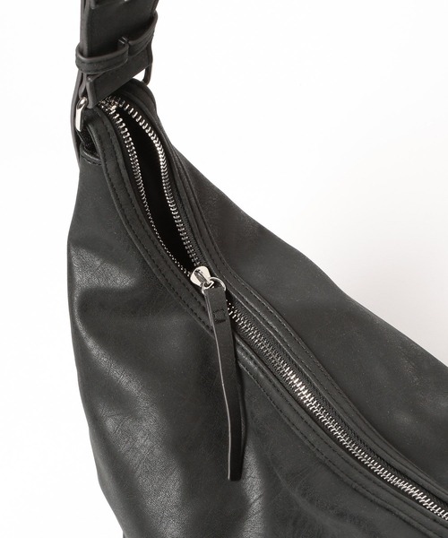 LAKOLE（ラコレ）の「ベルトデザインミドルショルダーバッグ / 604684（ショルダーバッグ・レディース・ブラック/ブラウン/オフホワイト・FREE）」の11枚目の写真