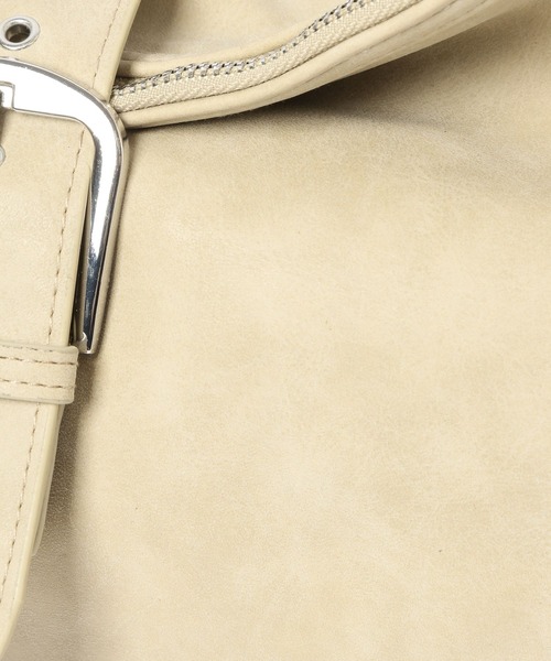 LAKOLE（ラコレ）の「ベルトデザインミドルショルダーバッグ / 604684（ショルダーバッグ・レディース・ブラック/ブラウン/オフホワイト・FREE）」の14枚目の写真