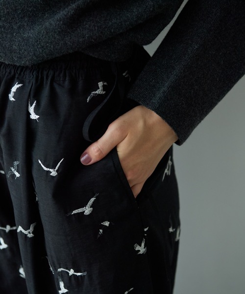 yuni（ユニ　）の「bird刺繍　drawstrings パンツ（その他パンツ・レディース・ブラック・FREE）」の17枚目の写真