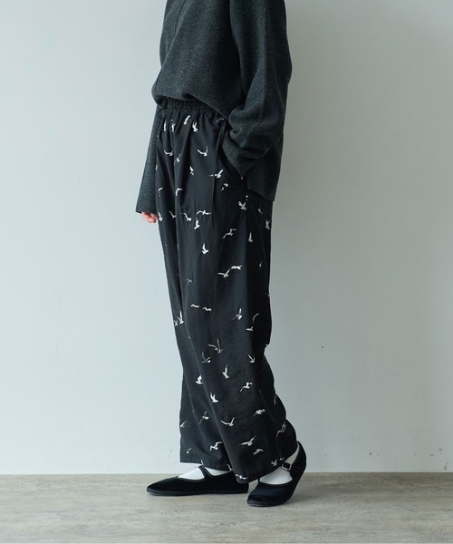 yuni（ユニ　）の「bird刺繍　drawstrings パンツ（その他パンツ・レディース・ブラック・FREE）」の2枚目の写真