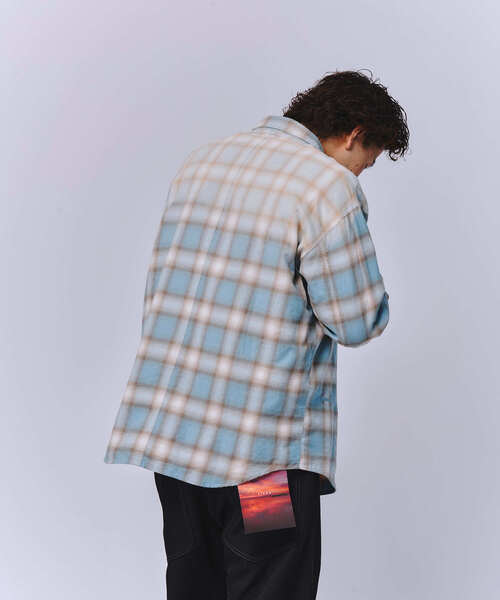 JOINT WORKS（ジョイントワークス）の「J オンブレ― ダメージシャツ（シャツ/ブラウス・メンズ・ブラック/ブルー系その他・MEDIUM/LARGE）」の18枚目の写真