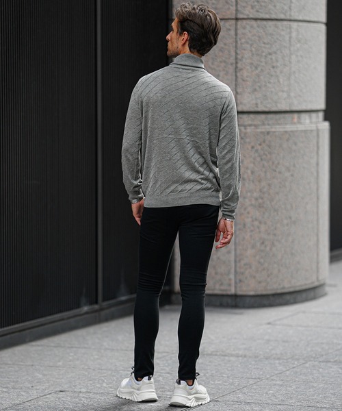 JOKER（ジョーカー）の「発熱・保温バイアス柄ニット（2型）メンズ クルーネック タートルネック 薄手 ホワイト ブラック ハイゲージ 春服 冬服（ニット/セーター・メンズ・ブラック/グレー系その他/グレー/ブラック系その他/ホワイト/ホワイト系その他・XL/M/L）」の20枚目の写真