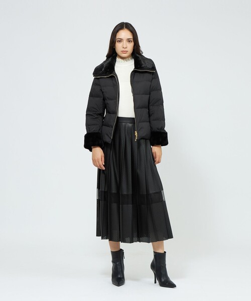 EPOCA（エポカ）の「エアリーグレースストレッチダウン ショートコート（ダウンジャケット/コート・レディース・ブラック/ホワイト系その他・38/40/42）」の5枚目の写真