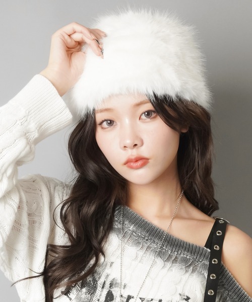 SPINNS(スピンズ)の「フェイクファーハット(ハット・レディース・ベージュ/アイボリー・ONESIZE)」の6枚目の写真