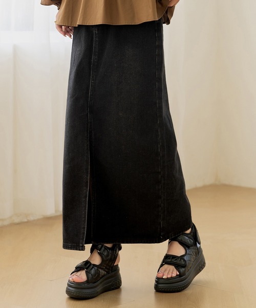 DAY CLOSET(デイ クローゼット)の「【縦ラインで脚長効果/ピーチスキン加工】フロントスリットナローデニムスカート レディース(デニムスカート・レディース・ブルー/ブラック・L/M)」の6枚目の写真