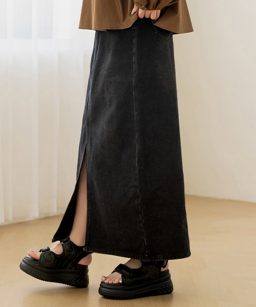 DAY CLOSET(デイ クローゼット)の「【縦ラインで脚長効果/ピーチスキン加工】フロントスリットナローデニムスカート レディース(デニムスカート・レディース・ブルー/ブラック・L/M)」の8枚目の写真