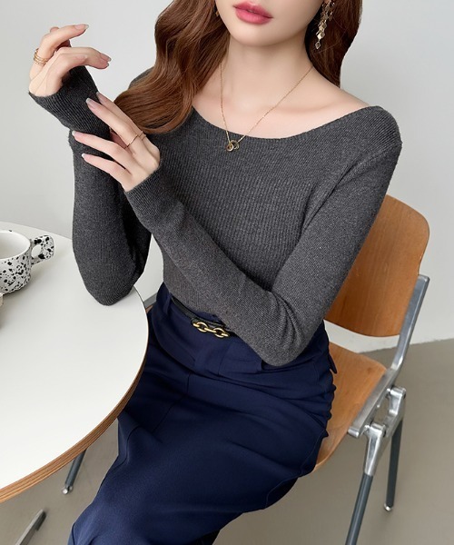 COCOMOMO(ココモモ)の「デコルテ美人 ボートネックニット リブニット レイヤードトップス ニット 長袖 ボートネック トップス オフィスカジュアル 春服 秋服 冬服(ニット/セーター・レディース・アイボリー/ブラウン/ブラック/ダークグレー・FREE)」の8枚目の写真
