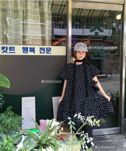RONRON(ロンロン)の「FRILL SHORT SLEEVE ONEPIECE DRESS BLACK WHITE DOT(ワンピース・レディース・その他・FREE)」の5枚目の写真