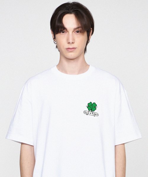 GRAVER（グレーバー）の「[ユニセックス]クローバーボード半袖Tシャツ_ホワイト（Tシャツ/カットソー・レディース・ホワイト・SMALL/MEDIUM/LARGE/X-LARGE）」の2枚目の写真