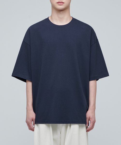 MUSINSA STANDARD（ムシンサスタンダード）の「エクストラオーバーサイズクルーネックTシャツ[ネイビー]（Tシャツ/カットソー・メンズ・その他・LARGE/X-LARGE/XX-LARGE/XXX-LARGE/SMALL/MEDIUM）」の2枚目の写真