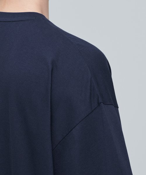 MUSINSA STANDARD（ムシンサスタンダード）の「エクストラオーバーサイズクルーネックTシャツ[ネイビー]（Tシャツ/カットソー・メンズ・その他・LARGE/X-LARGE/XX-LARGE/XXX-LARGE/SMALL/MEDIUM）」の6枚目の写真