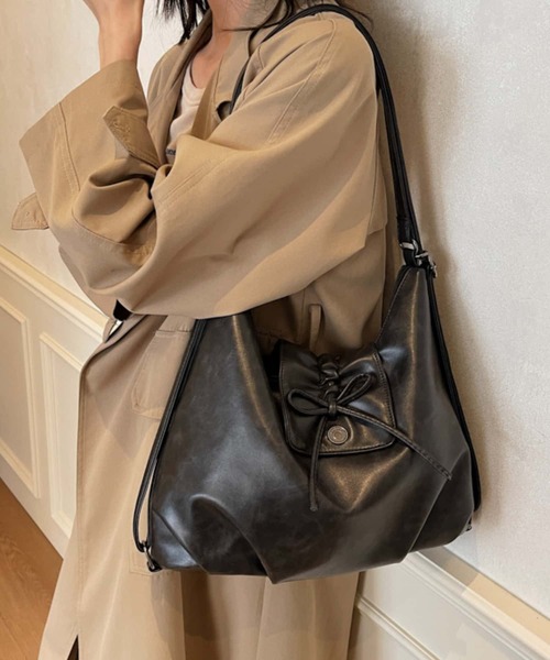LA VORAGINE(ラ ヴォラジネ)の「紐リボン 3wayバックパック/ショルダーバッグ(バックパック/リュック・レディース・ブラック/ダークブラウン/ブラウン・FREE)」の10枚目の写真