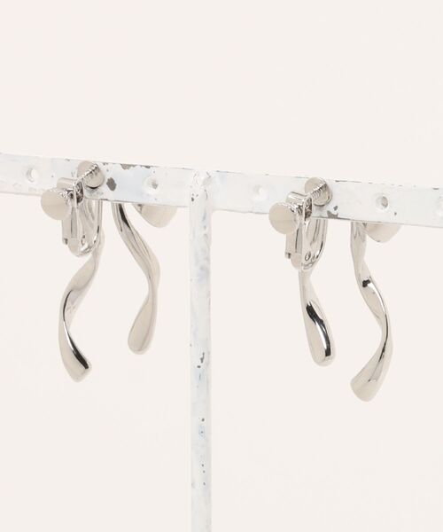 Heather（ヘザー）の「モチーフリボンイヤリング　608745（イヤリング・レディース・シルバー/ゴールド・ONE SIZE）」の5枚目の写真