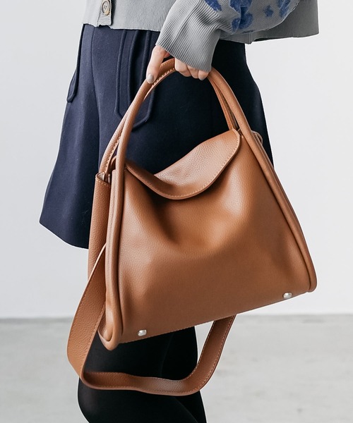 mili an deni(ミリアンデニ)の「スクウェアフラップフェイクレザーバッグ(ショルダーバッグ・レディース・ブラック/アッシュグレー/ブラウン・F)」の3枚目の写真