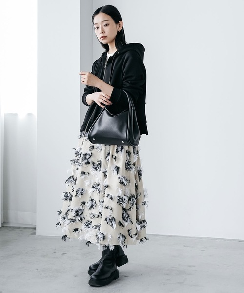 mili an deni(ミリアンデニ)の「スクウェアフラップフェイクレザーバッグ(ショルダーバッグ・レディース・ブラック/アッシュグレー/ブラウン・F)」の8枚目の写真