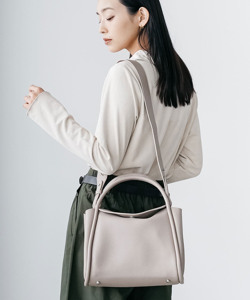 mili an deni(ミリアンデニ)の「スクウェアフラップフェイクレザーバッグ(ショルダーバッグ・レディース・ブラック/アッシュグレー/ブラウン・F)」の10枚目の写真