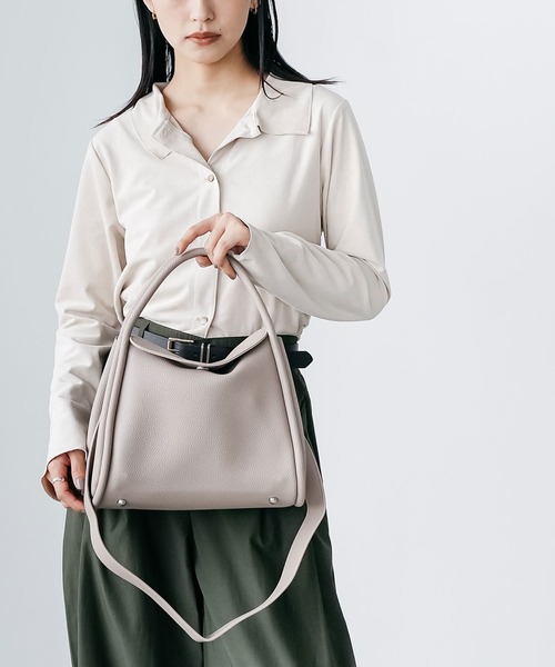 mili an deni(ミリアンデニ)の「スクウェアフラップフェイクレザーバッグ(ショルダーバッグ・レディース・ブラック/アッシュグレー/ブラウン・F)」の11枚目の写真