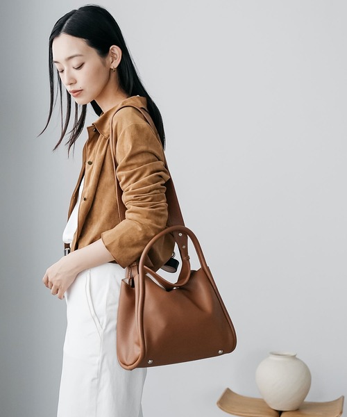 mili an deni(ミリアンデニ)の「スクウェアフラップフェイクレザーバッグ(ショルダーバッグ・レディース・ブラック/アッシュグレー/ブラウン・F)」の15枚目の写真