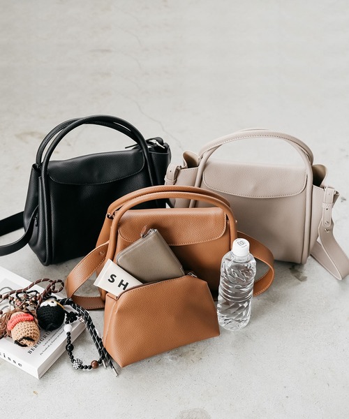 mili an deni(ミリアンデニ)の「スクウェアフラップフェイクレザーバッグ(ショルダーバッグ・レディース・ブラック/アッシュグレー/ブラウン・F)」の18枚目の写真