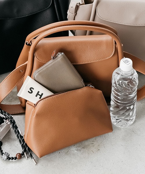 mili an deni(ミリアンデニ)の「スクウェアフラップフェイクレザーバッグ(ショルダーバッグ・レディース・ブラック/アッシュグレー/ブラウン・F)」の22枚目の写真