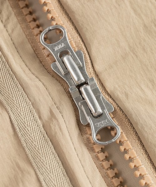 WILD BRICKS(ワイルドブリックス)の「CMS MOUNTAIN PARKA (beige)(ナイロンジャケット・メンズ・その他・LARGE/MEDIUM/X-LARGE)」の8枚目の写真